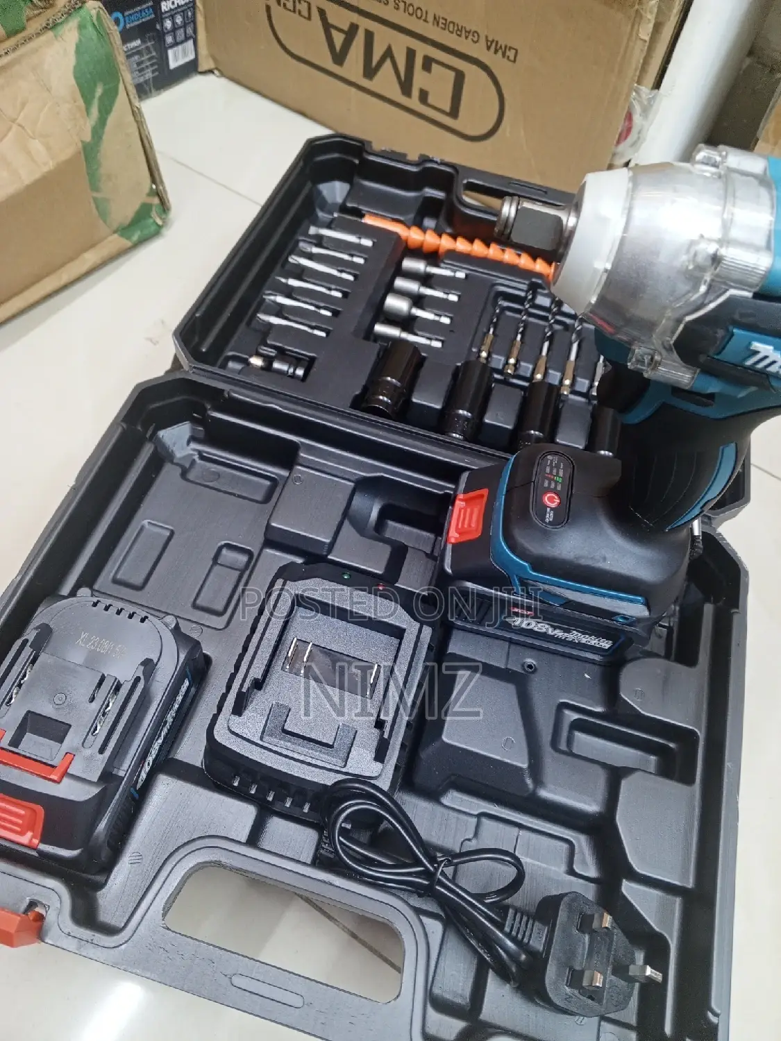 Makita Cordless Electric Impact Wrench With 2 Batteries