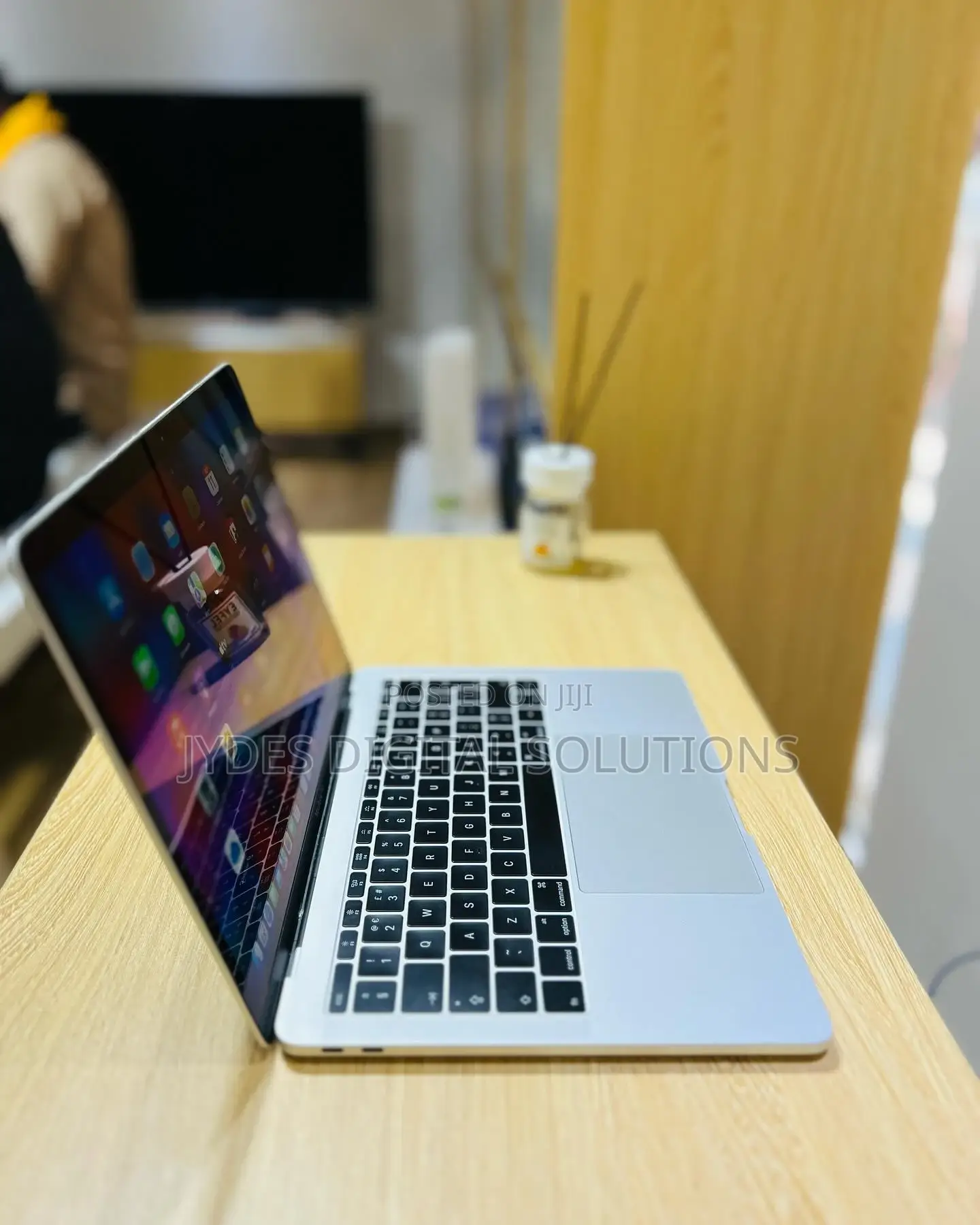 Laptop Apple MacBook Pro 2016 8GB Intel Core I5 SSD 256GB