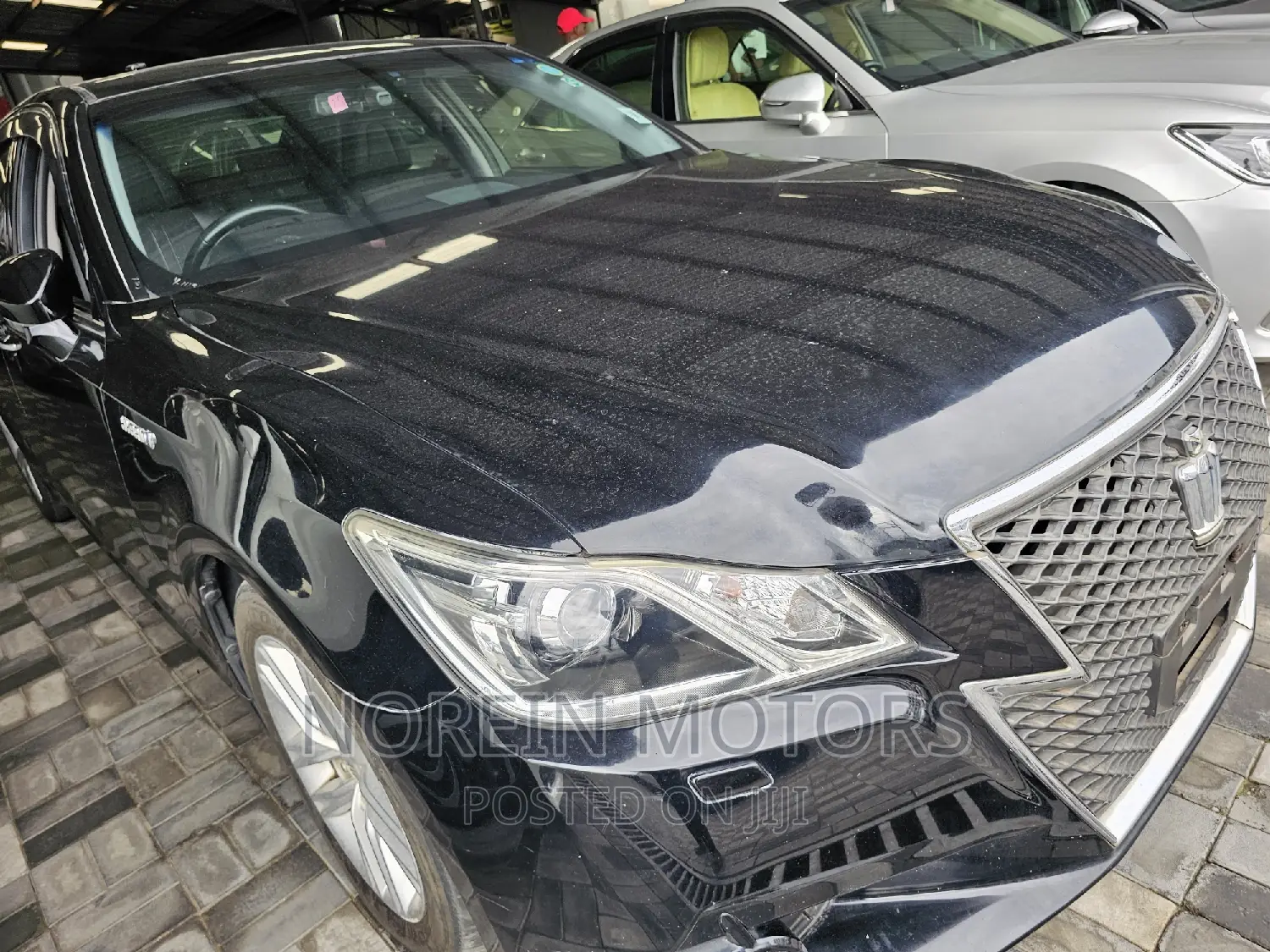 Toyota Crown 2016 Matt Black