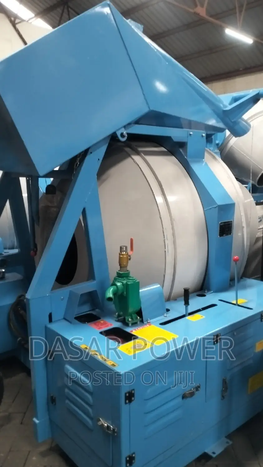Self-Loading Diesel Concrete Mixer