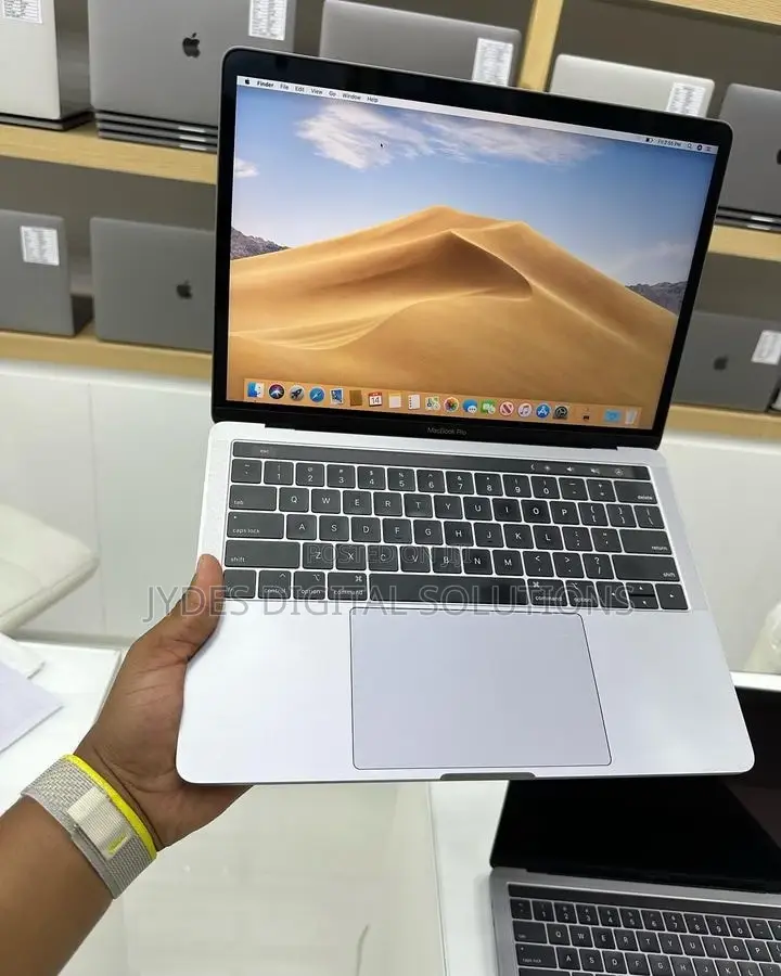 Laptop Apple MacBook Pro 2017 16GB Intel Core i5 SSD 256GB