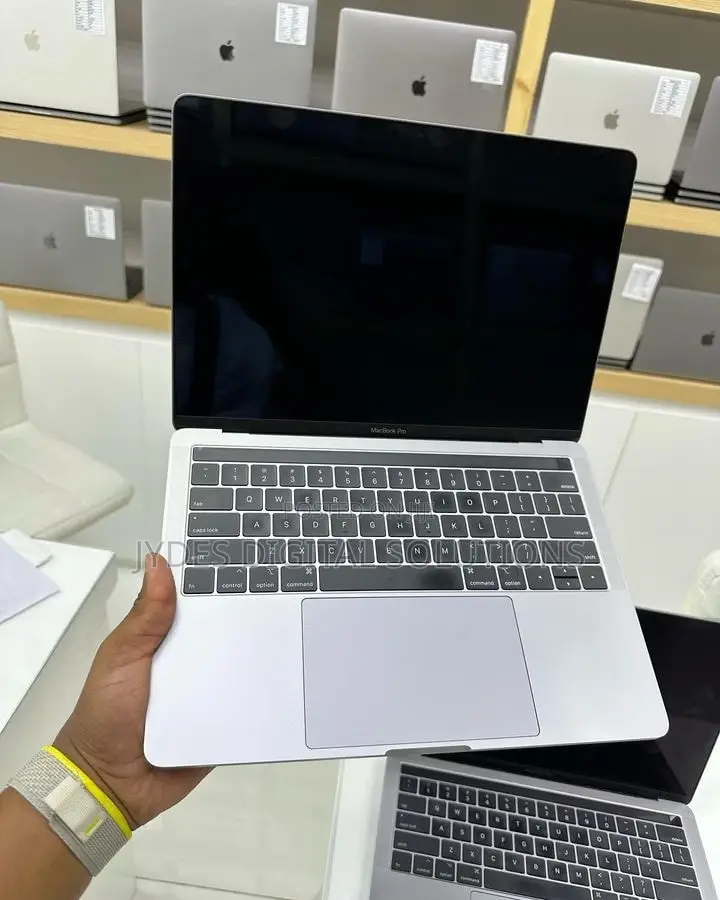 Laptop Apple MacBook Pro 2017 16GB Intel Core i5 SSD 256GB