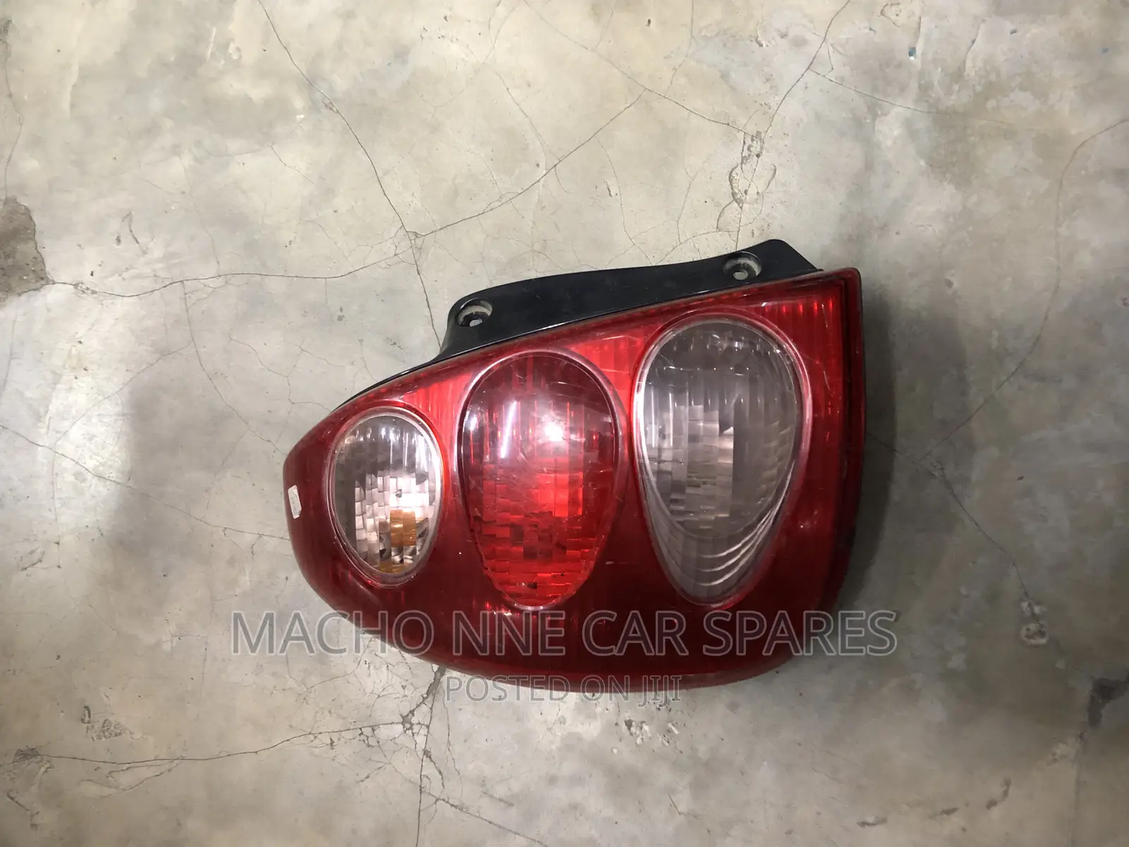 Toyota Duet Old Taillight