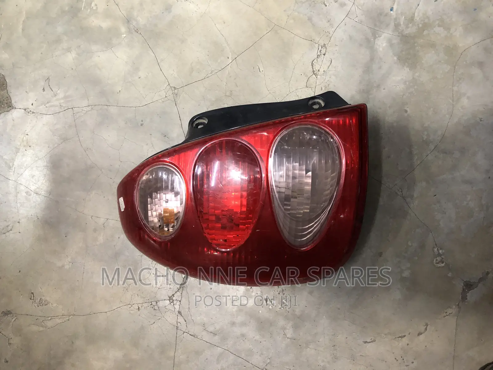 Toyota Duet Old Taillight