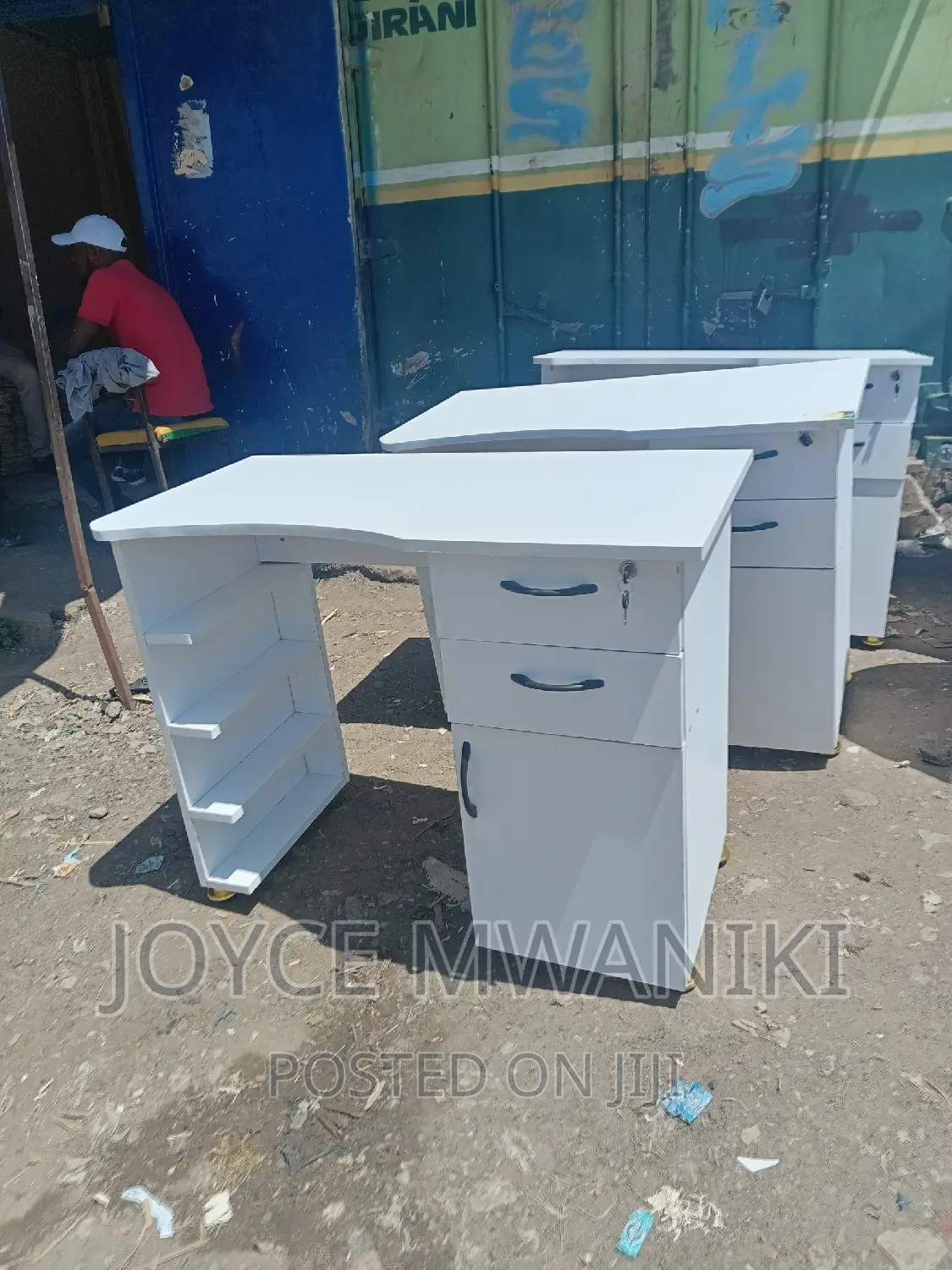 Manicure Tables, Unique and Classy.
