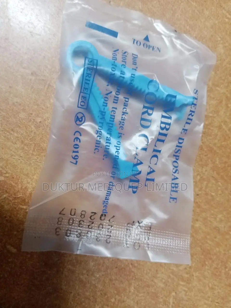 Disposable Umbilical Cord Clamp/ Cord Clip Pack of 100pcs