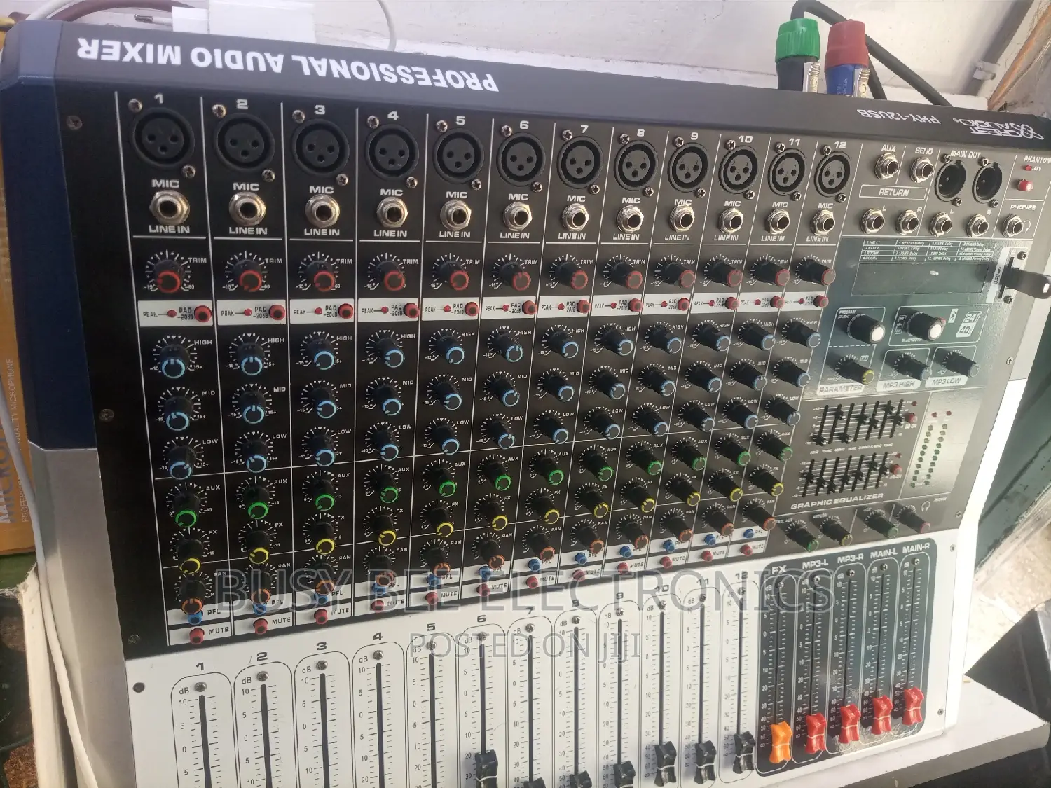 Powered Mixing Console 12 Channels