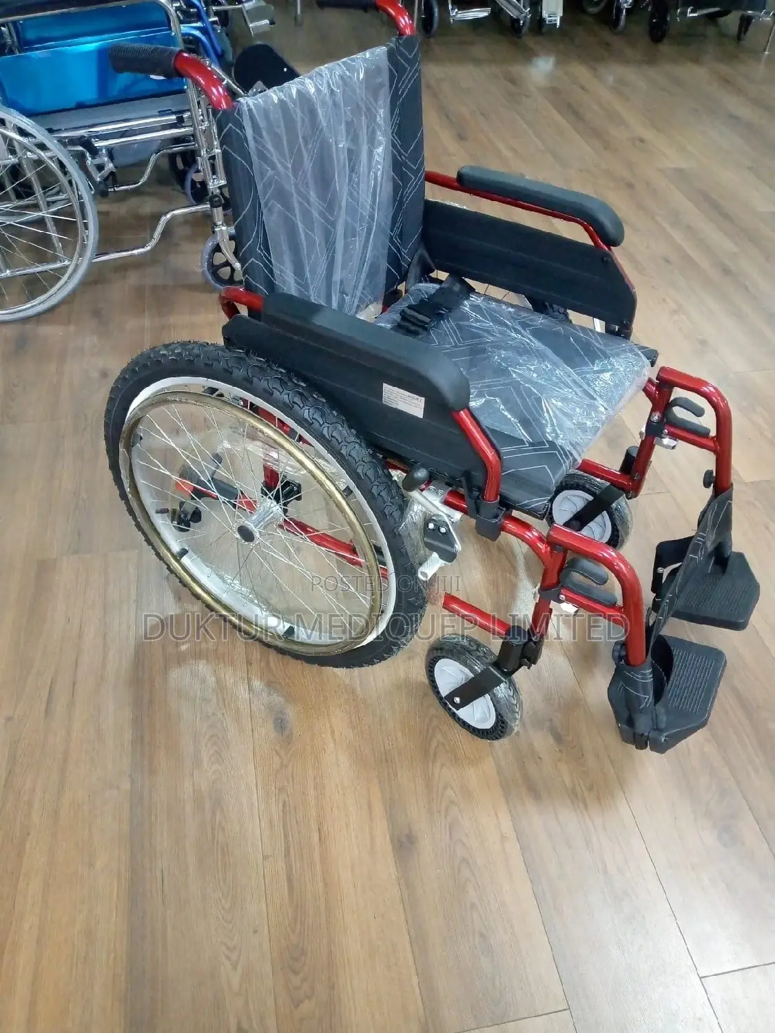 High End Wheelchair, Detachable Arm and Leg Rests