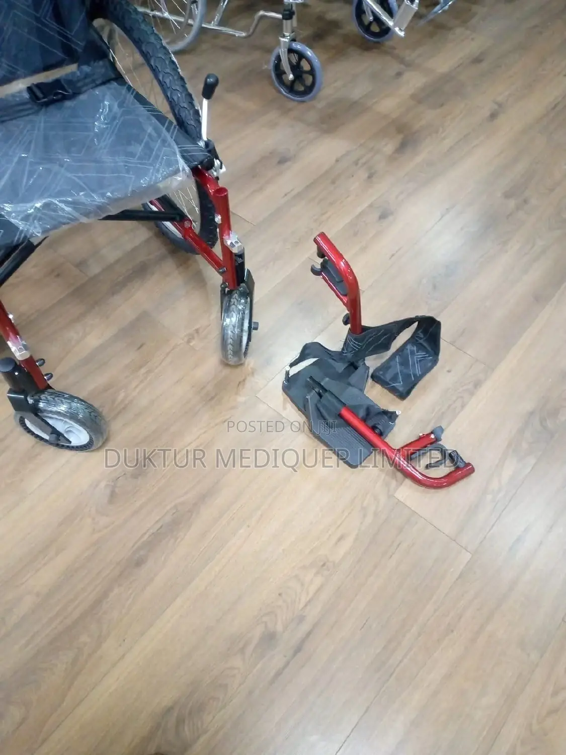 High End Wheelchair, Detachable Arm and Leg Rests