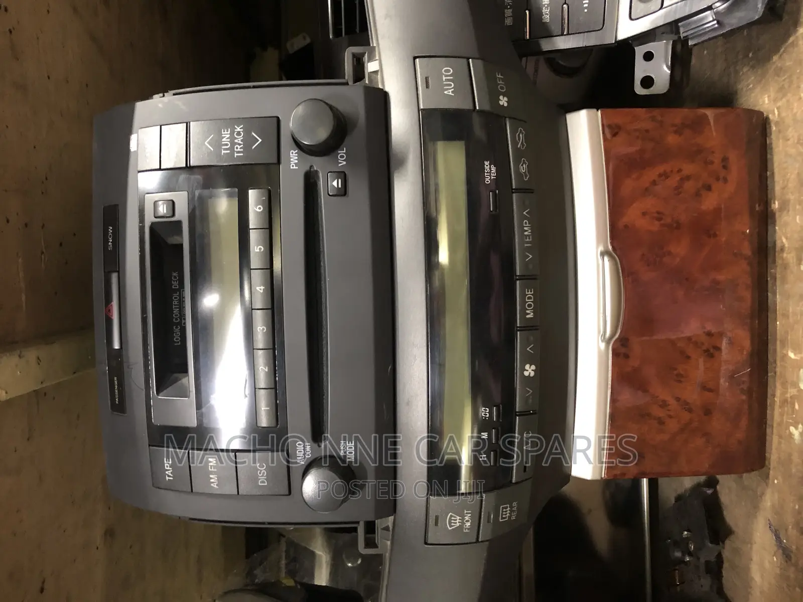 Toyota Premio 240 Radio Unit
