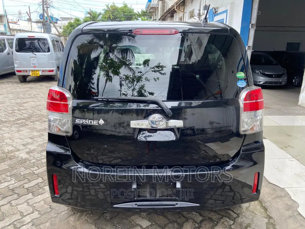 Toyota Spade 2017 Matt Black