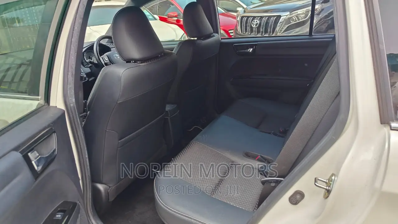 Toyota Corolla Fielder 2017 Pearl