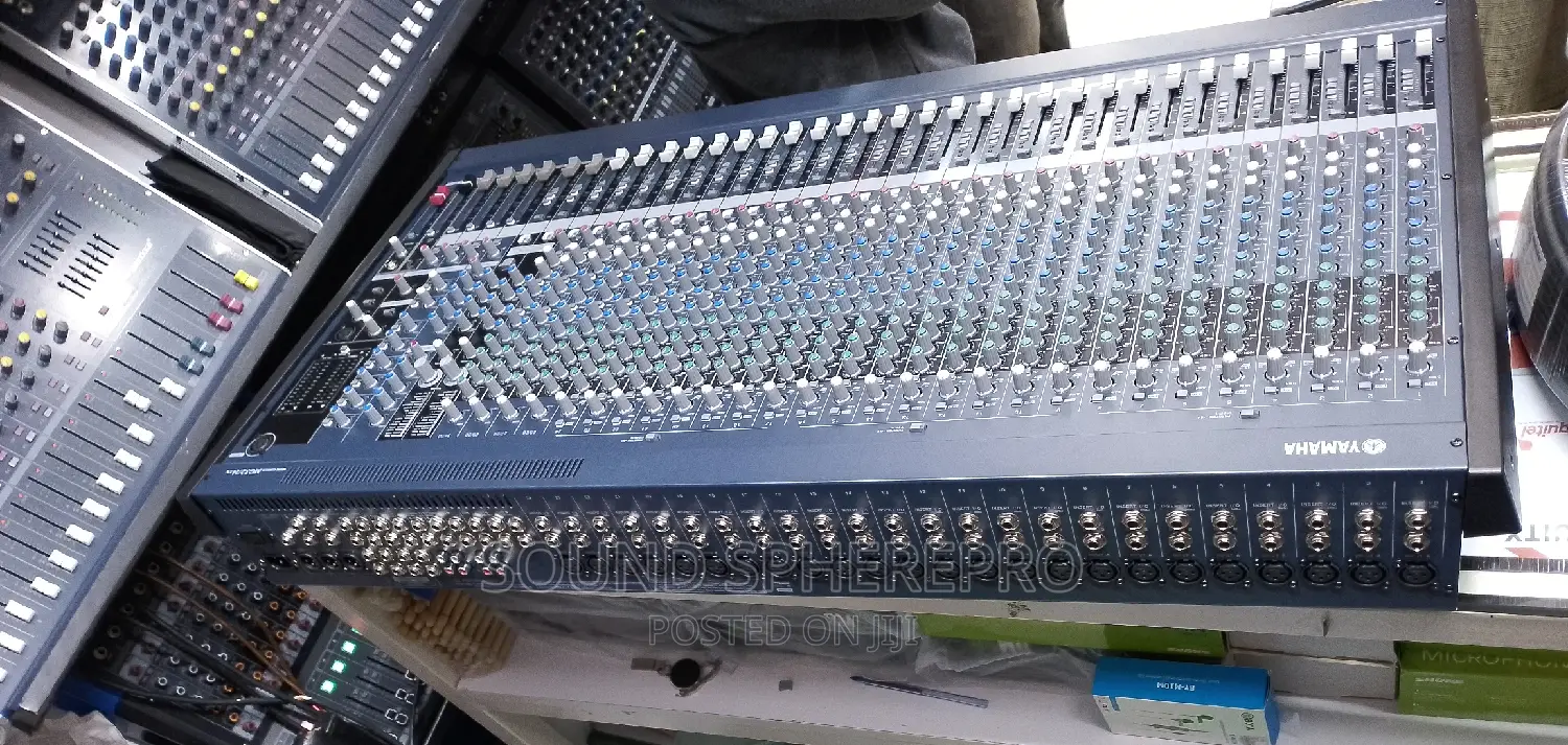 Yamaha 32 Channel Plain Mixer