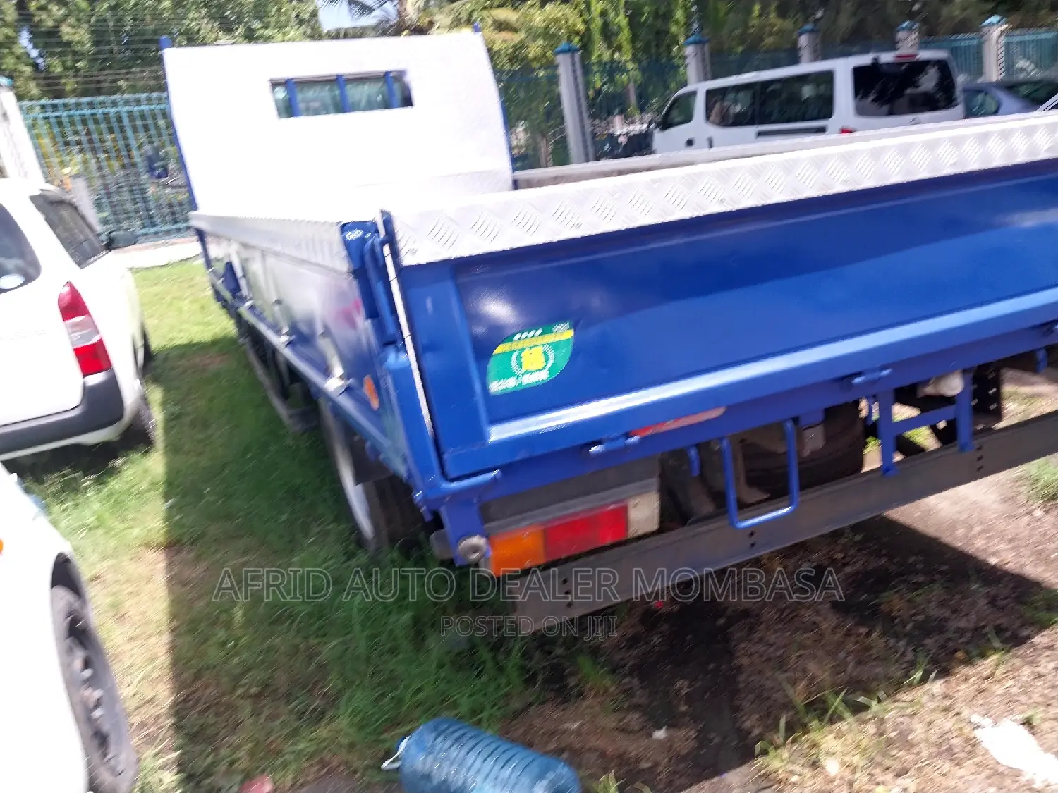 Mistubshi Fuso 2016