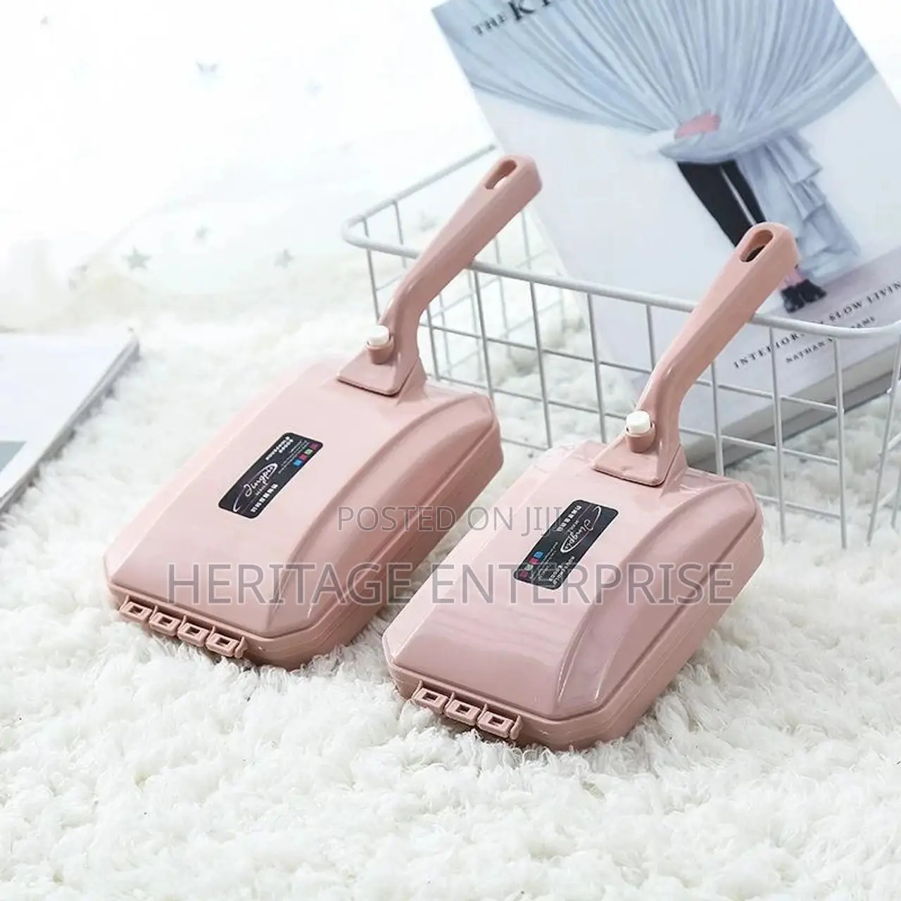 Carpet Brush Mini Vacuum Cleaner.