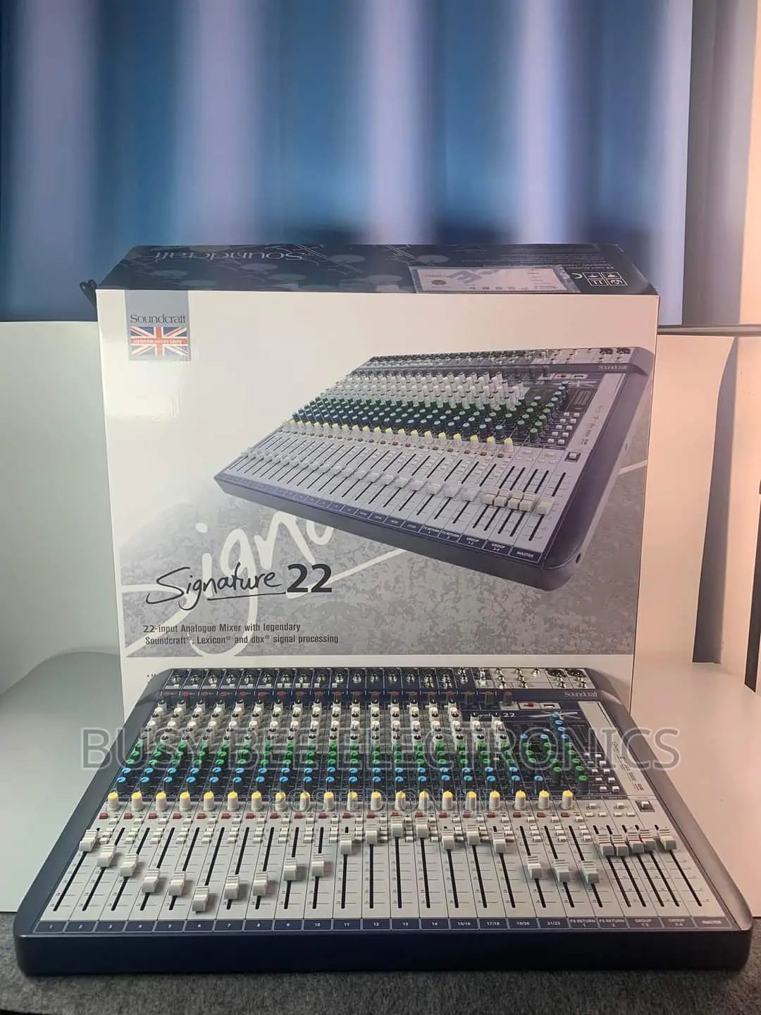 Soundcraft Signature 22 Channel Plain Mixer