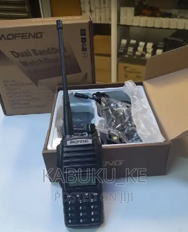 8-10km Baofeng UV-82 Dual Band Transceiver Walkie Talkie