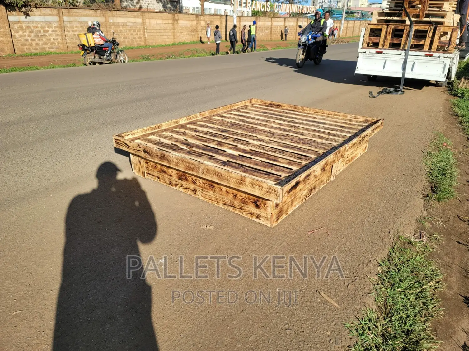 Pallet Bed- 5*6 Detachable and Blazed Pallet Bed. (#JD07)