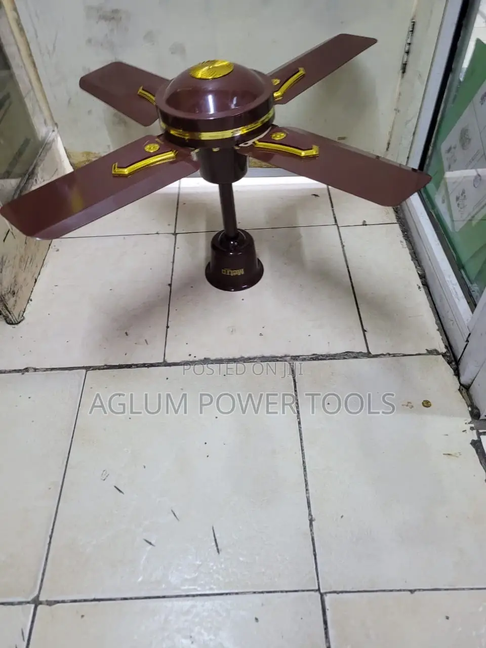 Ceiling Fan With 3 Blades.