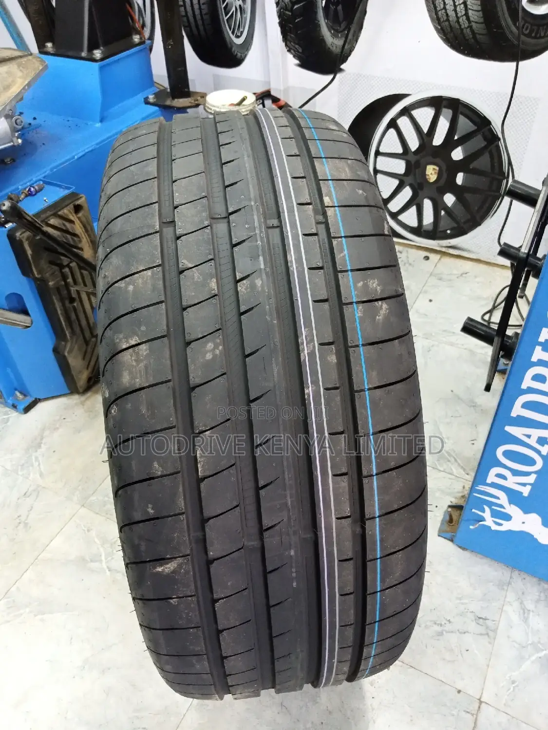 275/40r22 Goodyear Tyre