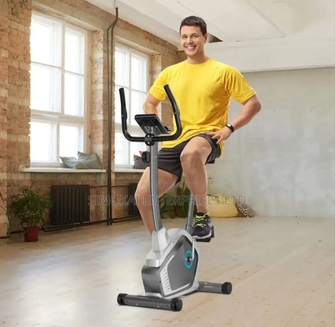 Magnetic Upright Exercise Bike Cycling Bike W/Pulse