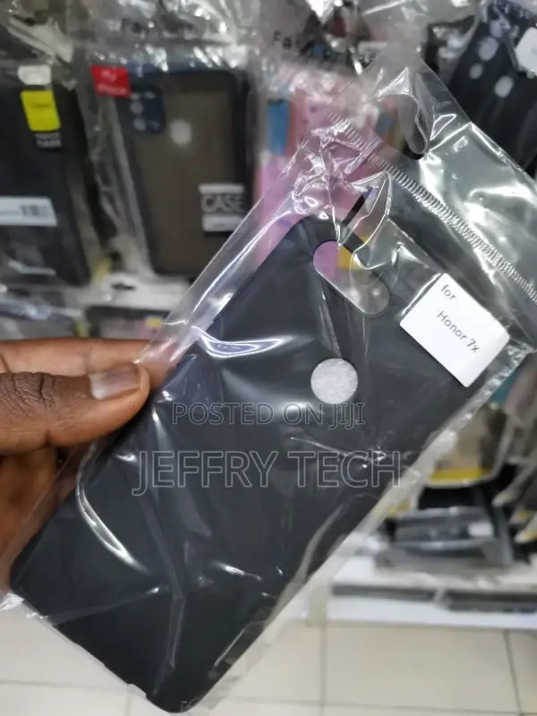 Black Rubber Back Cover Compatible With Honor 7X