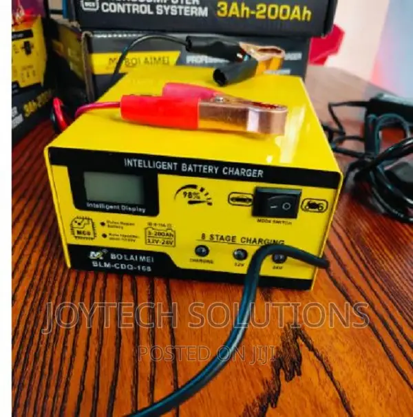Universal Battery Charger 12/ 24v