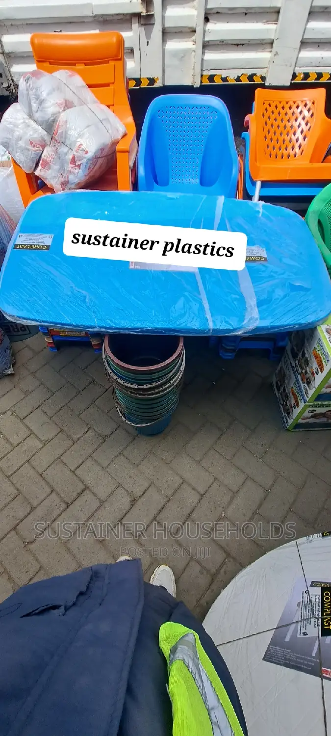Big Rectangular Plastic Table for 6 Seats