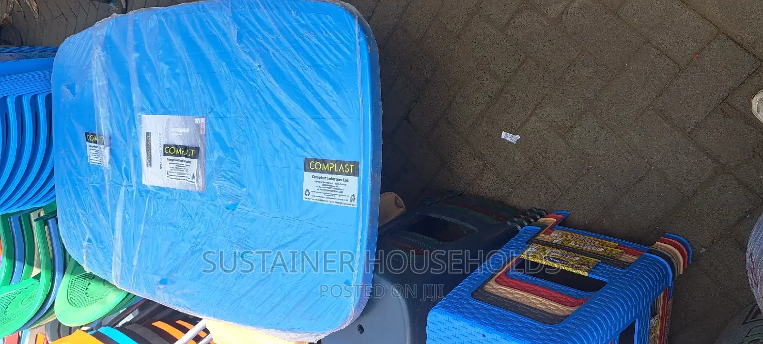 Big Rectangular Plastic Table for 6 Seats
