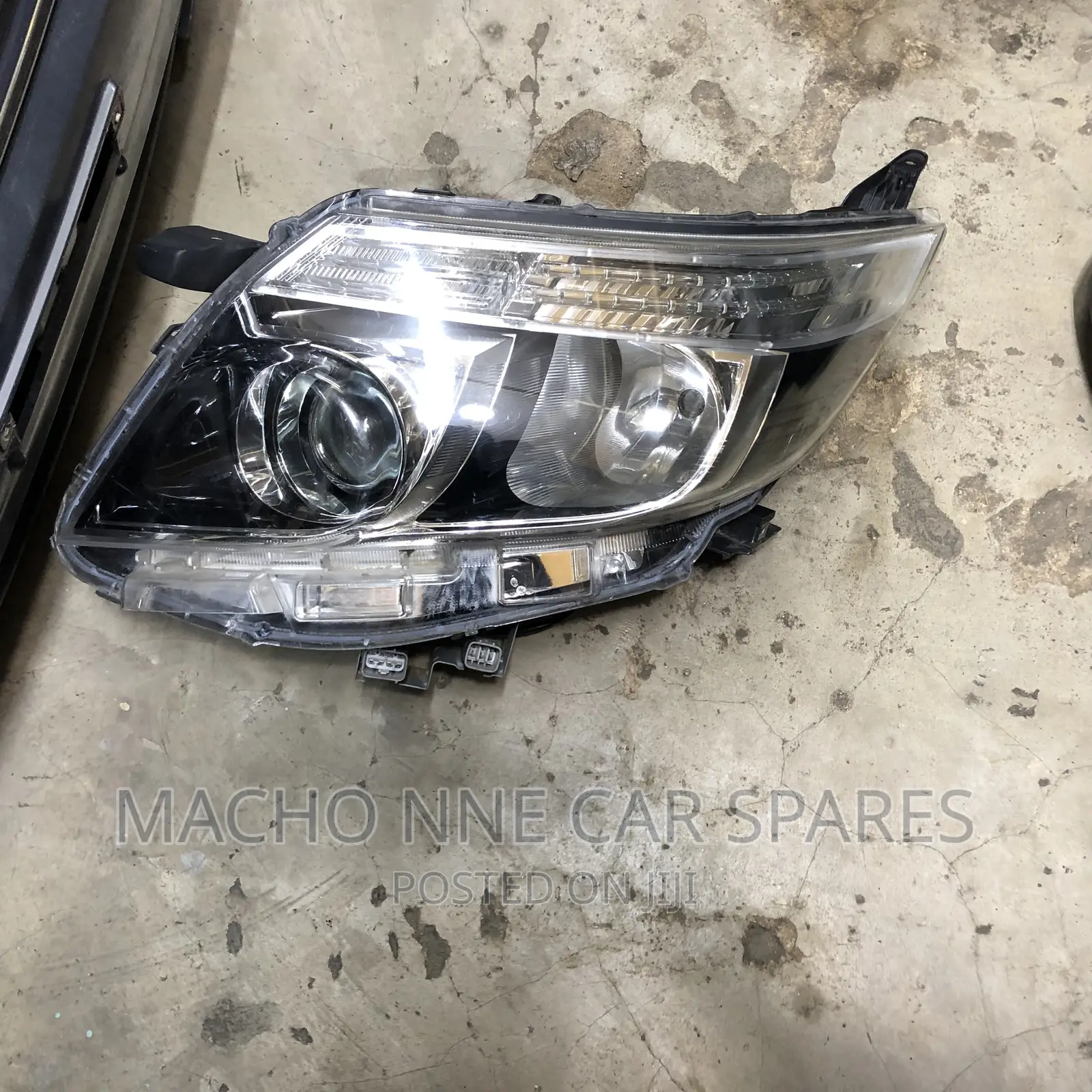 Toyota Noah 2014 Headlight (Black )
