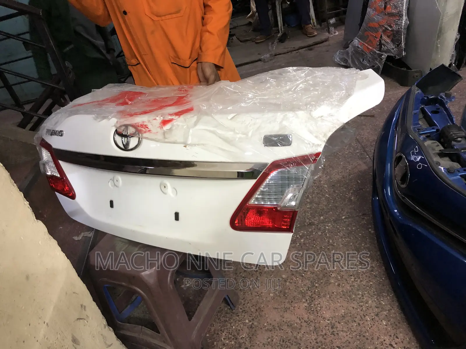 Toyota Premio 265 Rear Boot