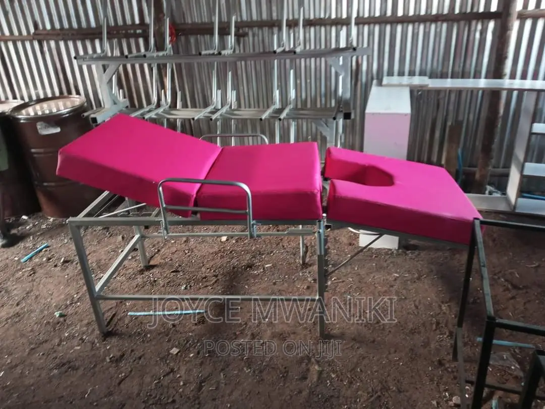 Delivery Bed, Colour Pink.