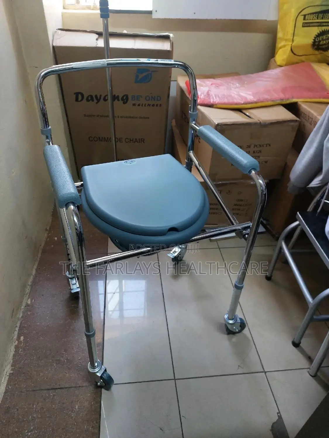 Foldable Commode Seat With Wheels.