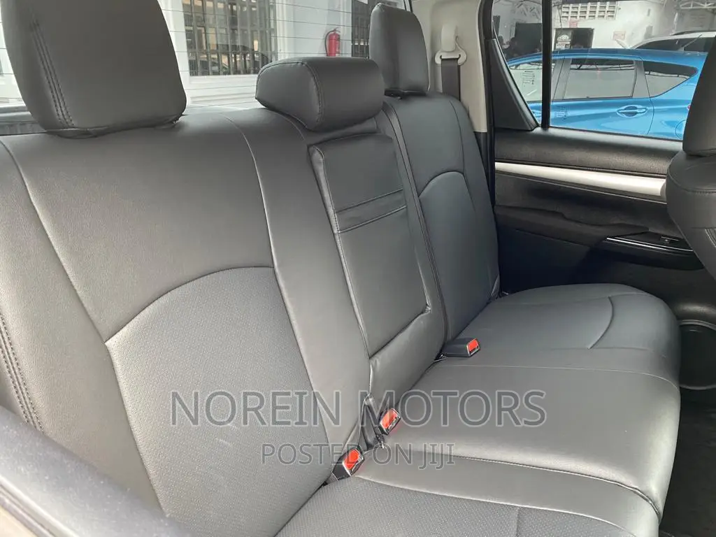 Toyota Hilux 2018 Silver