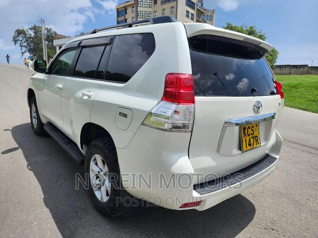 Toyota Land Cruiser Prado 2012 Pearl