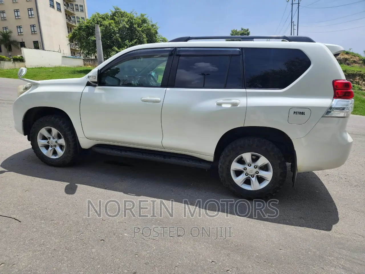 Toyota Land Cruiser Prado 2012 Pearl