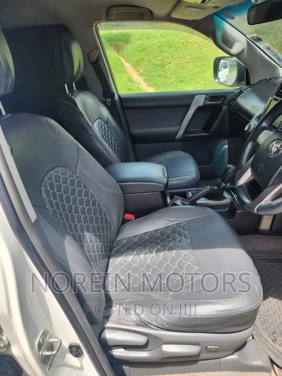 Toyota Land Cruiser Prado 2012 Pearl