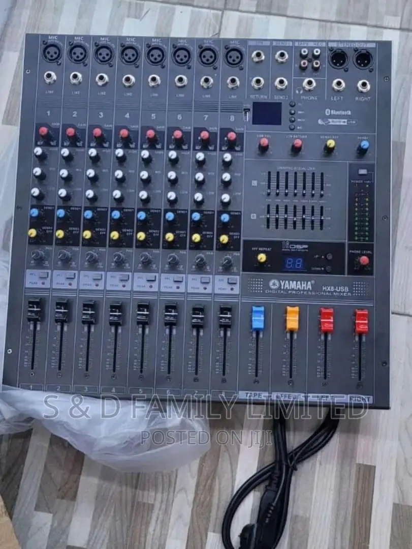 Yamaha Hx8-Usb Plain Mixer