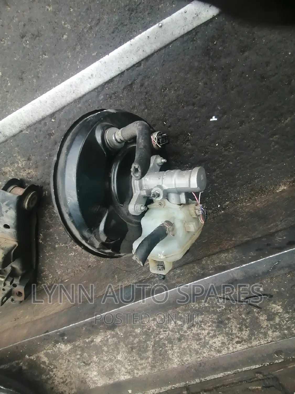 Toyota Hiace 7l Complete Booster With Master Cylinder