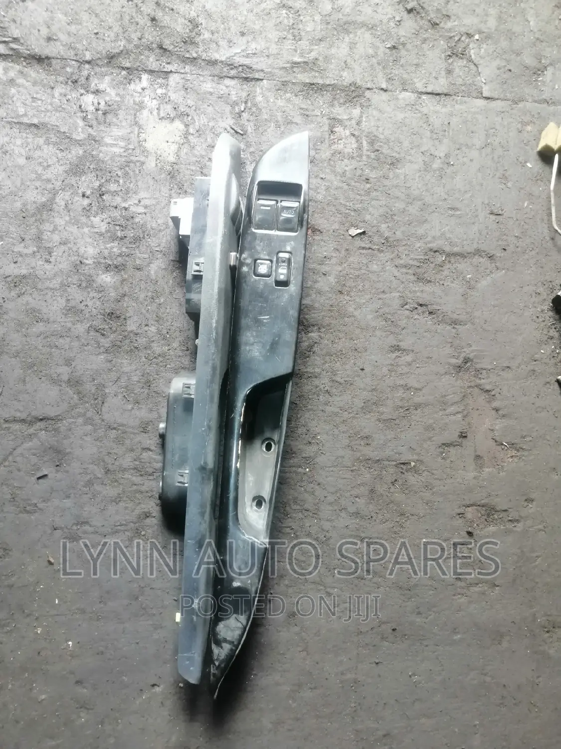 Toyota Hiace 7l Main Door Switch