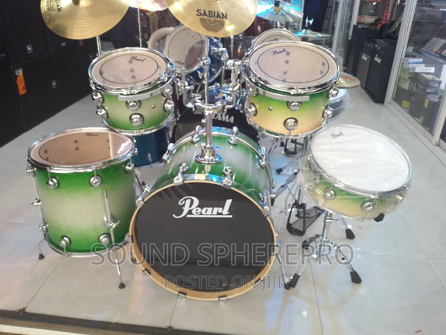 Pearl 5 Piece Drumset