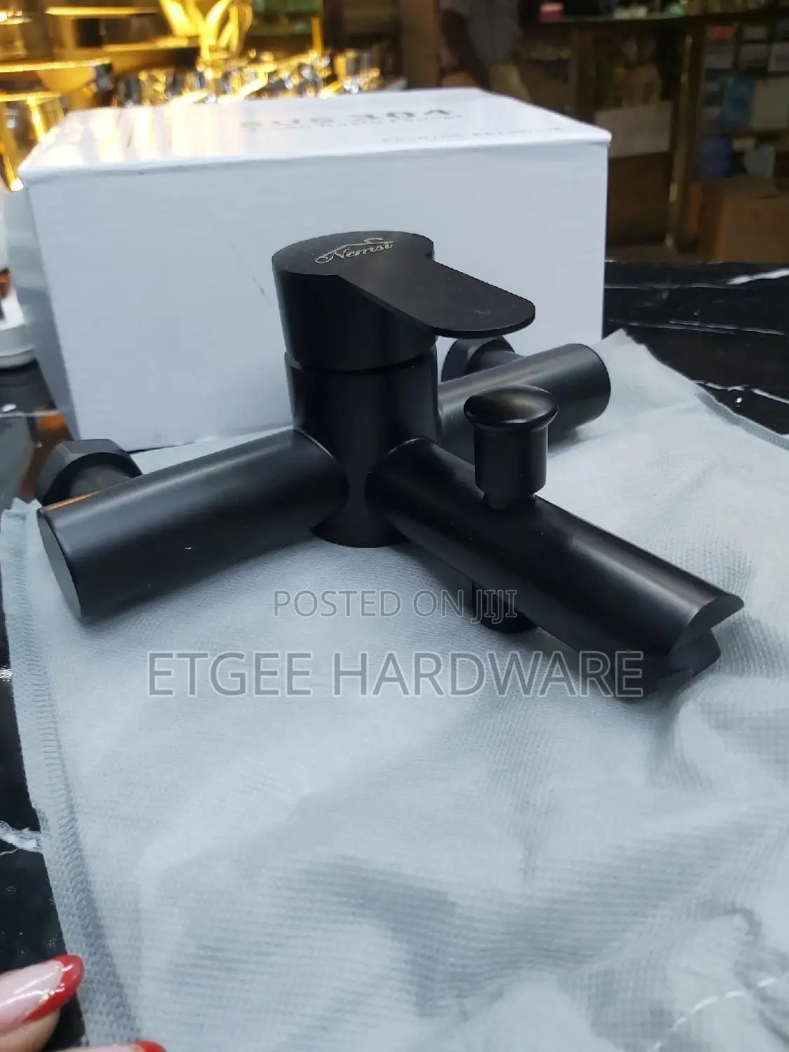 Black Bathtub Mixer