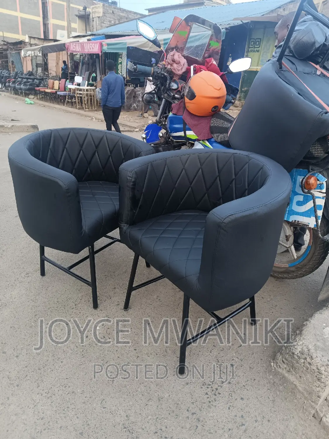 Styling Chairs, Black Plain.