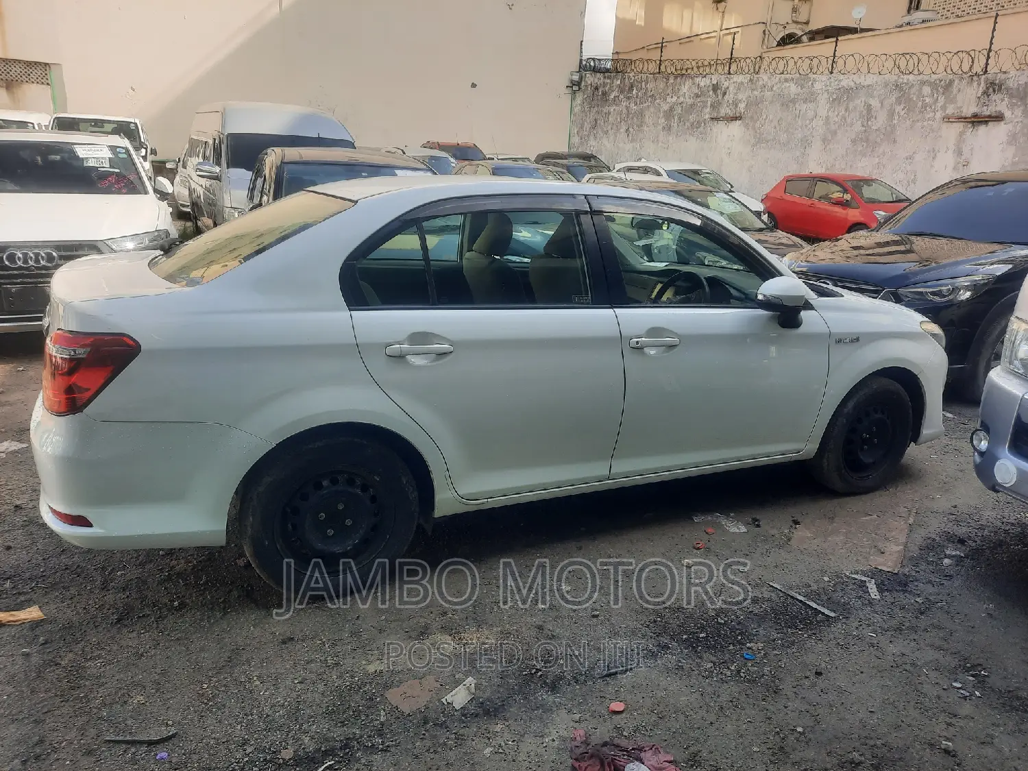 Toyota Axio 1.5 Hybrid 2WD 2017 White
