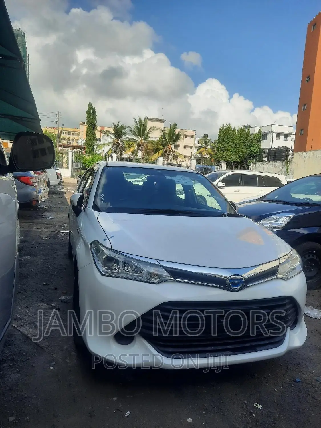 Toyota Axio 1.5 Hybrid 2WD 2017 White