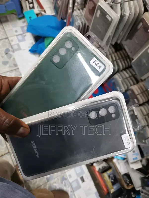 Samsung Galaxy S20 FE Cover Green Frosted Glass Hard Silicon