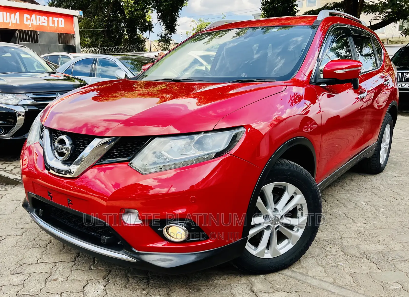 Nissan X-Trail 2.0 Petrol AWD 2016 Red