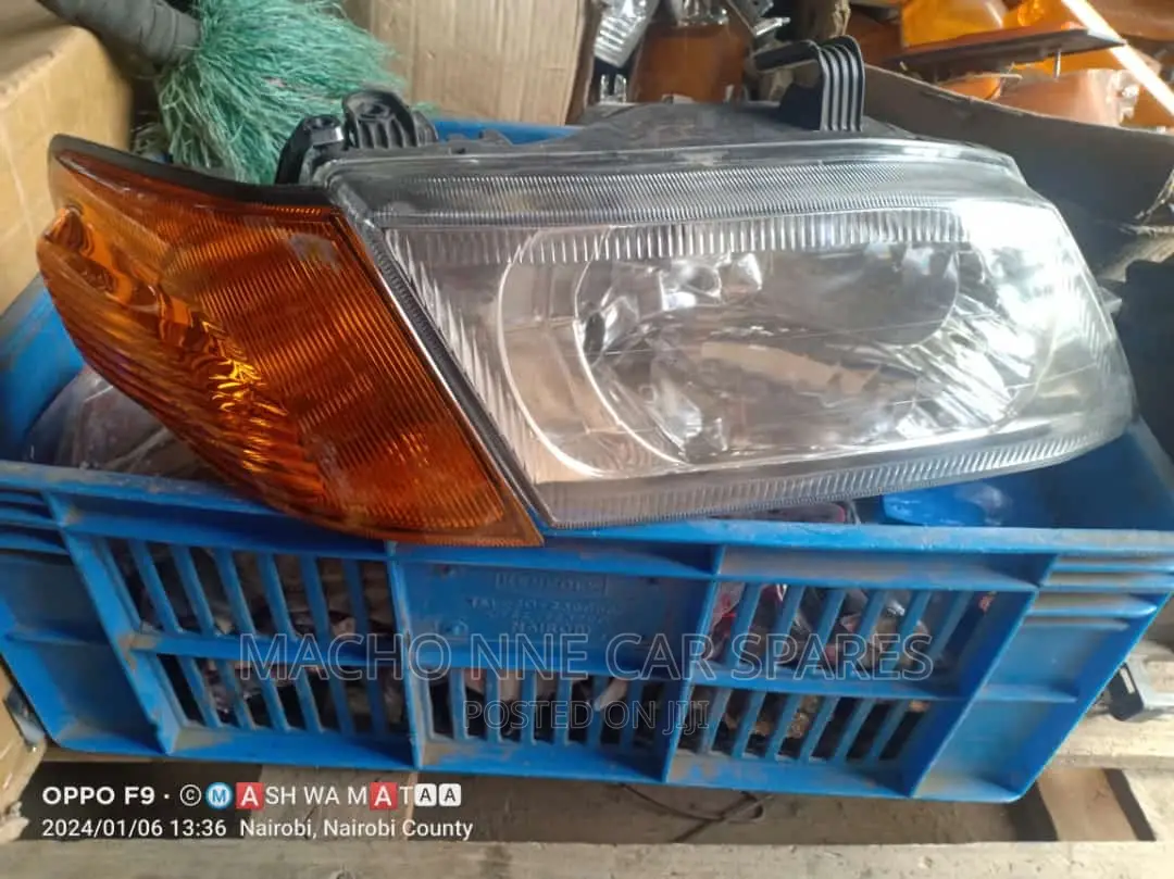 Nissan Ad Headlight With Corner Light