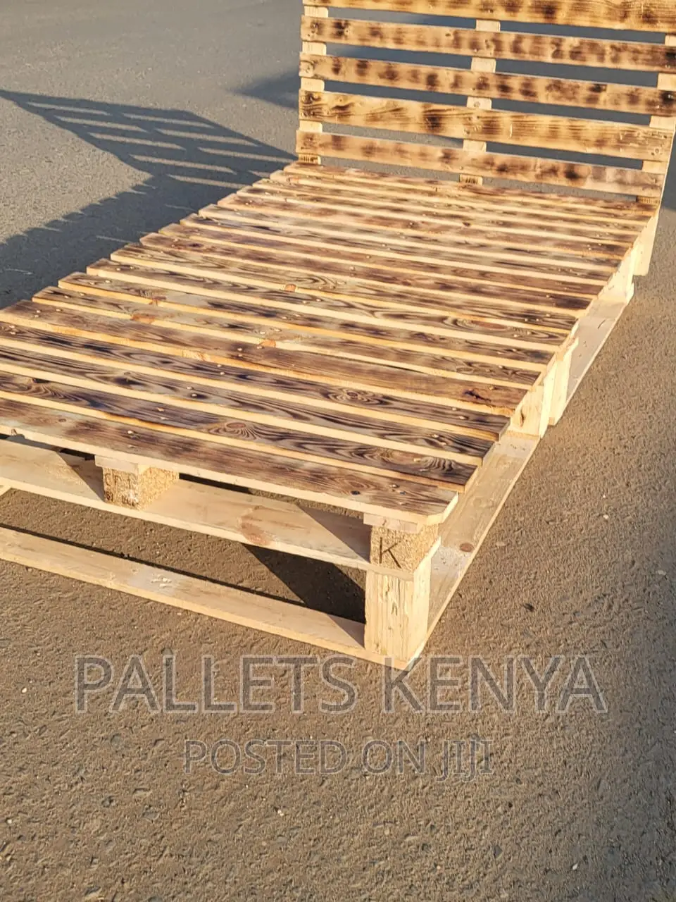 Pallet Bed- 4*6 Blazed Pallet Bed. (#T11)