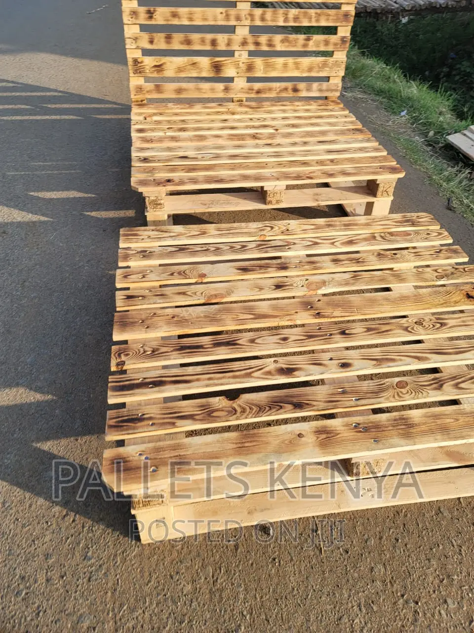 Pallet Bed- 4*6 Blazed Pallet Bed. (#FV13)